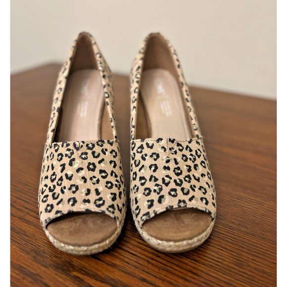 Toms Women's Size 9.5 Michelle Cheetah Print Heel Slip On Wedge Peep Toe MINT - Picture 2 of 12